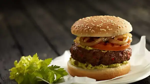 Jak smażyć burger wołowy z Lidla, aby były idealnie soczyste